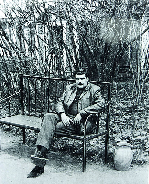 Сергей Довлатов в Михайловском, 1977 г.