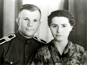 Первая семейная фотография Гагариных