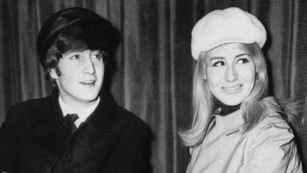С первой женой Синтией Джон Леннон развелся в 1968 году